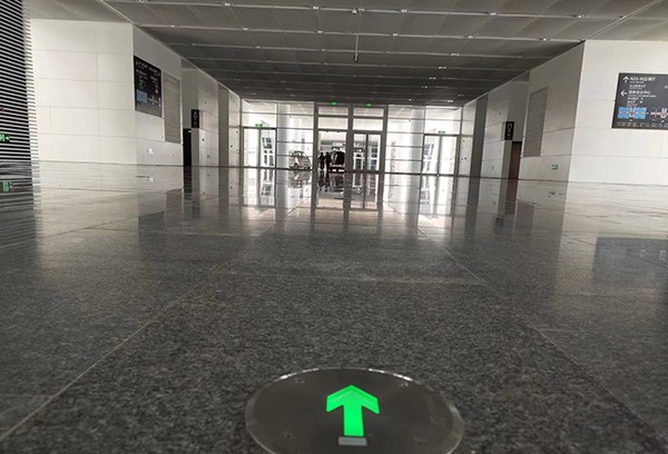 智能疏散應急照明系統的電池壽命是多久？