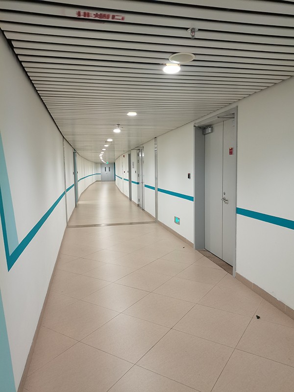 智能疏散指示系統的優勢是什么，與傳統疏散指示有何不同？