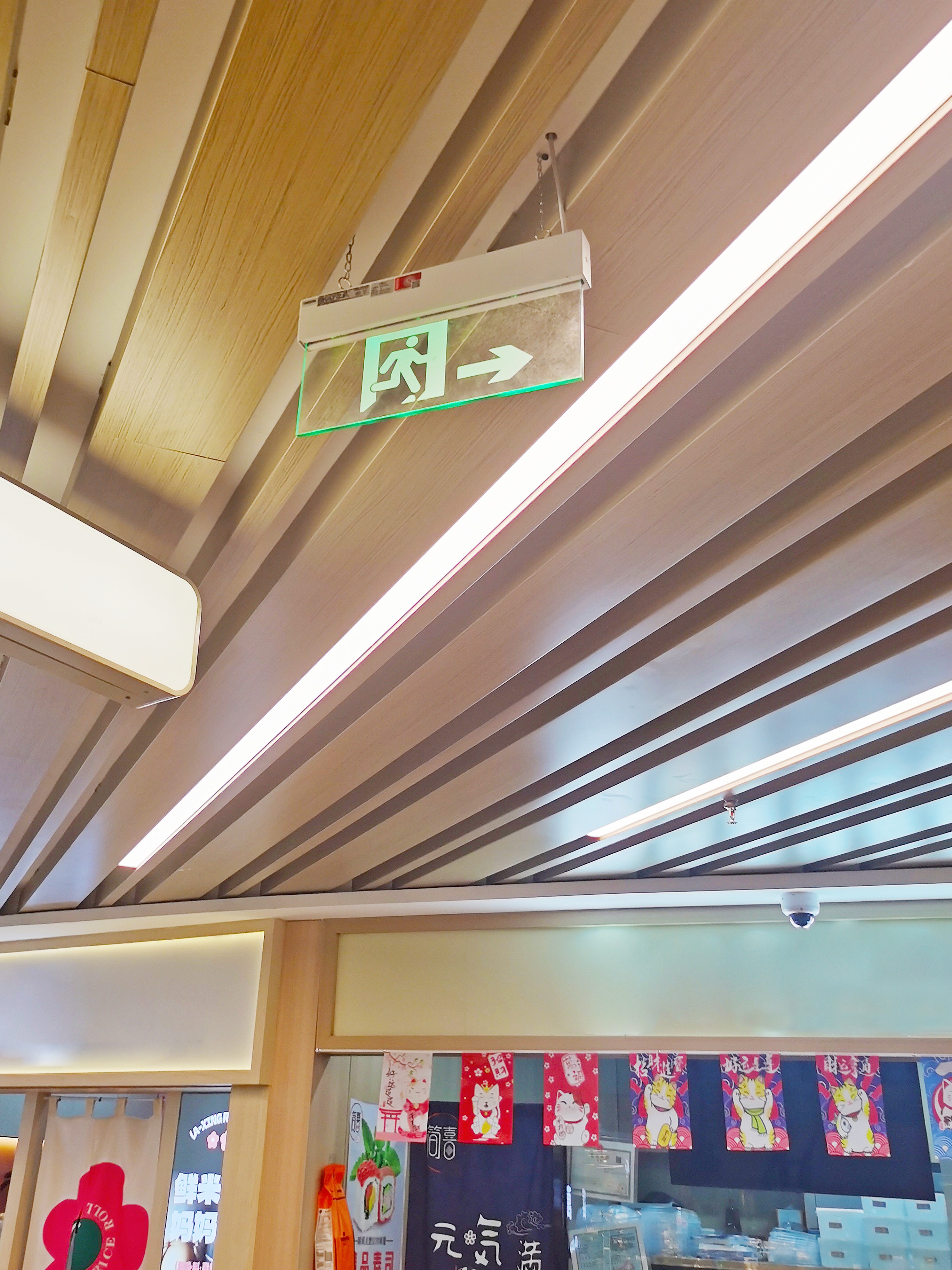 為什么需要智能疏散指示系統？它有哪些優點呢？