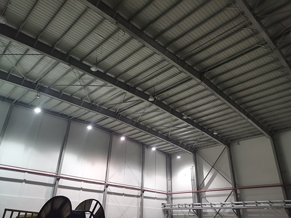 智能疏散照明系統中使用的LED燈具有哪些獨特優勢？