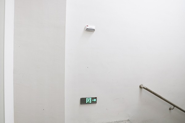 智能疏散系統如何確保疏散過程中的無障礙通行？