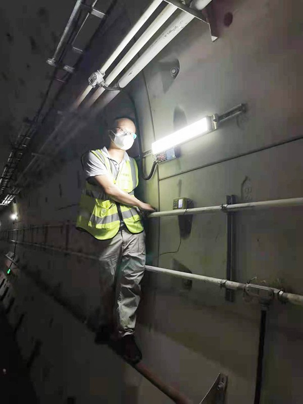 應急照明疏散指示系統：如何確保在黑暗中迅速找到安全出口？