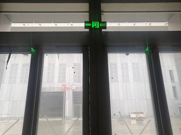 集中控制智能疏散系統是如何工作的基本原理是什么？