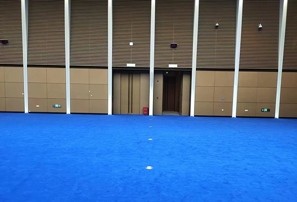 智能消防應急照明系統是否具備防水防塵功能？