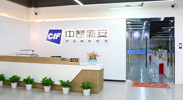 疏散過程中，智能疏散系統(tǒng)如何提供緊急疏散信息發(fā)布？